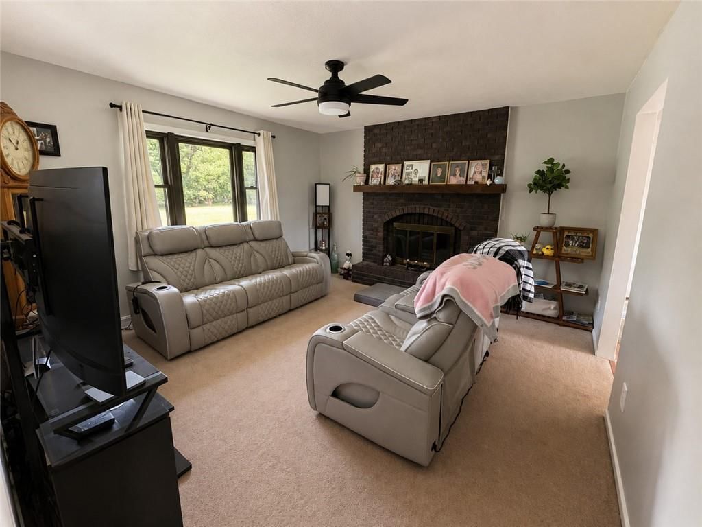 207 Evergreen Street — photo 9