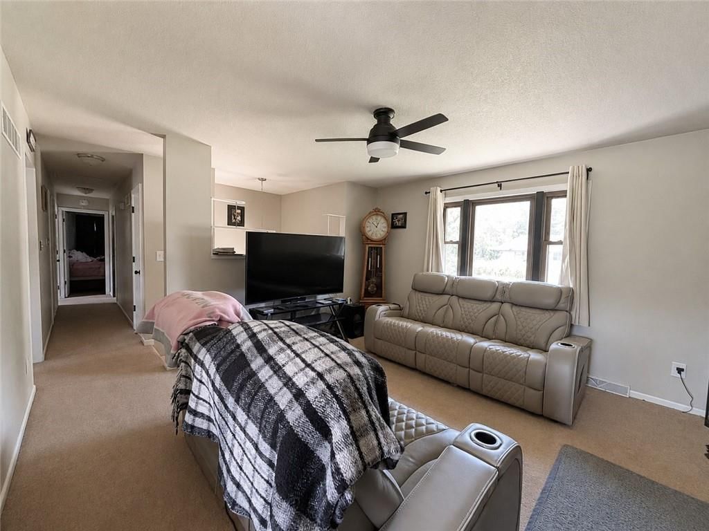 207 Evergreen Street — photo 10