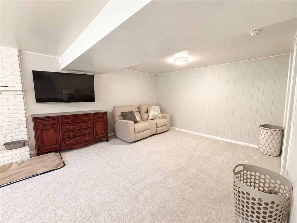 207 Evergreen Street — photo 24