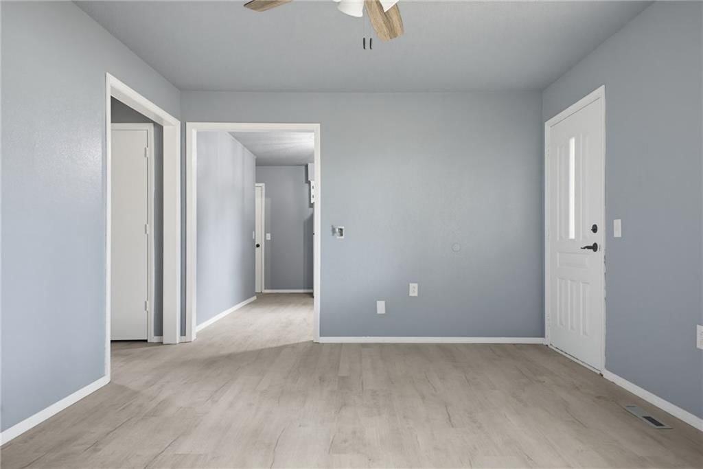 Photo 5 of 38 - 2700 Meadowlark Lane, Trenton, MO 64683