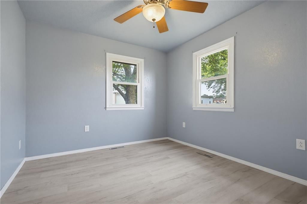 Photo 13 of 38 - 2700 Meadowlark Lane, Trenton, MO 64683