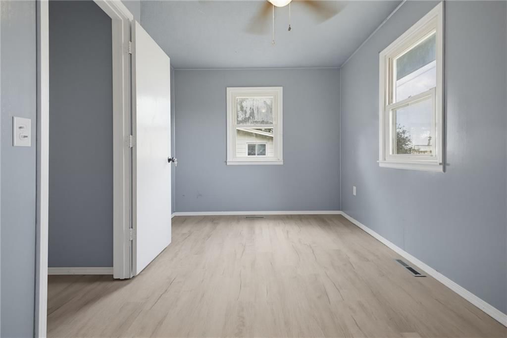 Photo 15 of 38 - 2700 Meadowlark Lane, Trenton, MO 64683