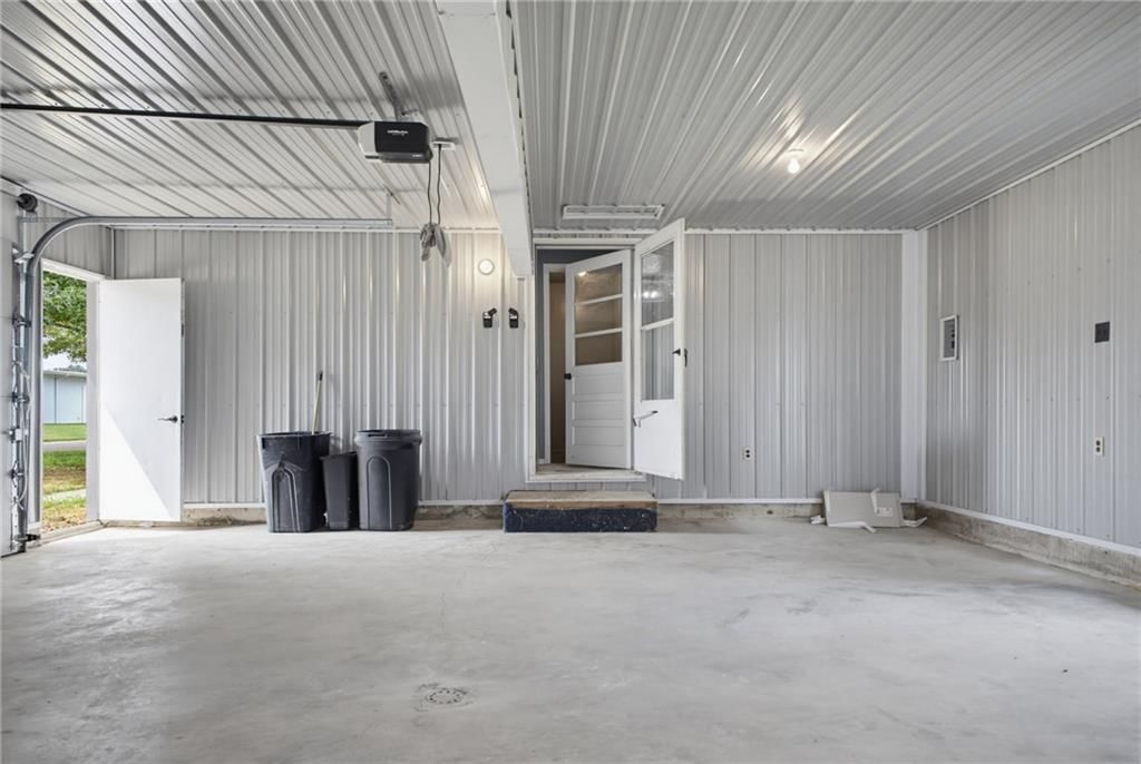 Photo 24 of 38 - 2700 Meadowlark Lane, Trenton, MO 64683