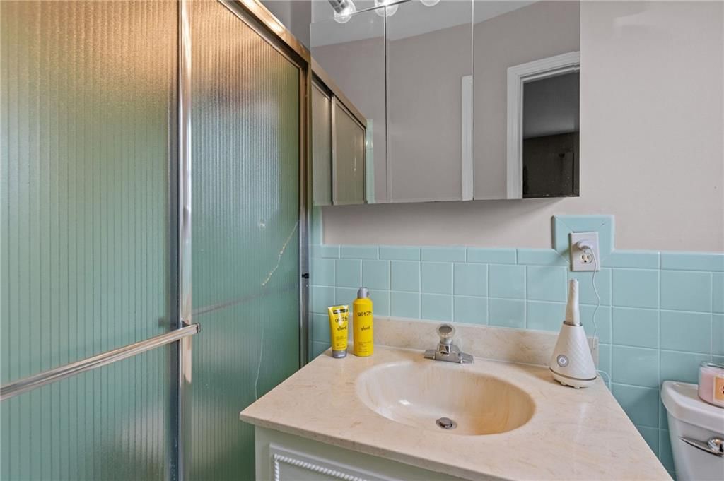 1005 W Main Street — photo 25