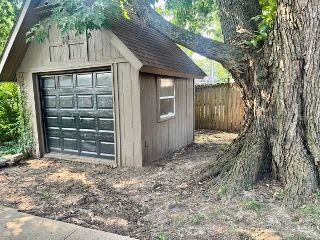 1016 Birch Street — photo 22