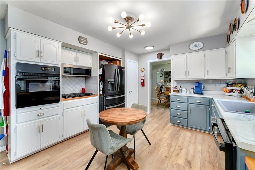 1035 Vilas Street — photo 18