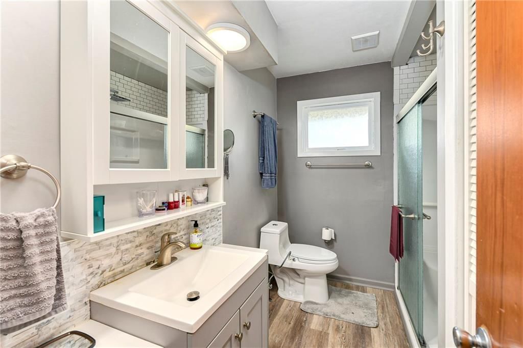 1035 Vilas Street — photo 23