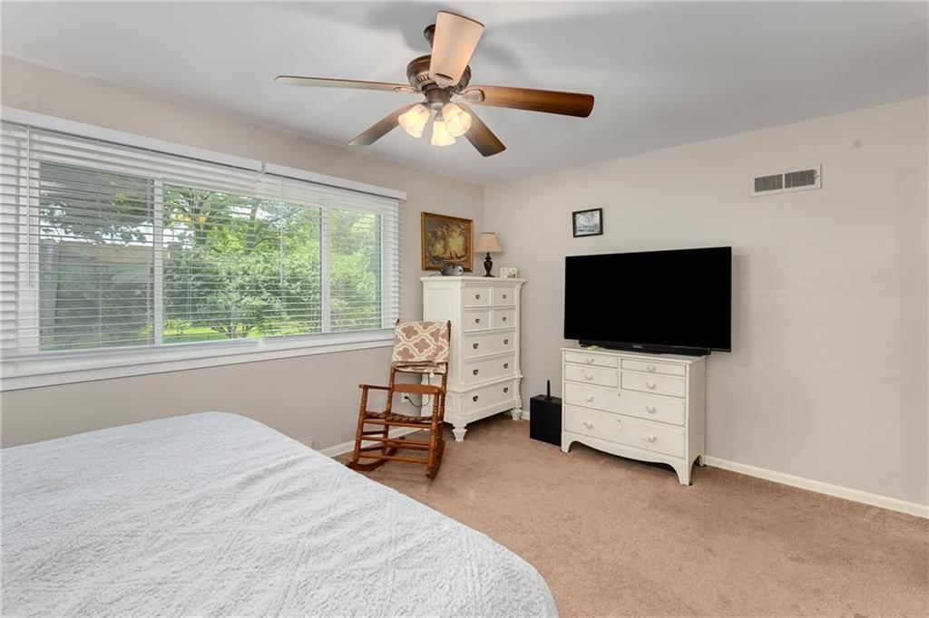 1035 Vilas Street — photo 31
