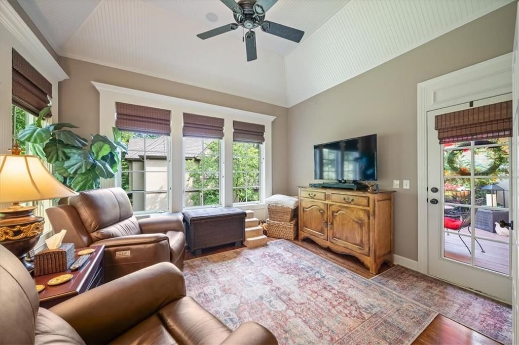 8604 N MARSH Avenue — photo 10