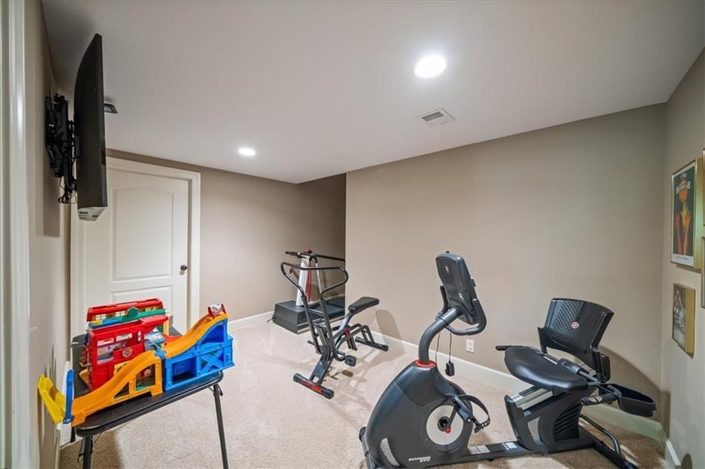 8604 N MARSH Avenue — photo 35