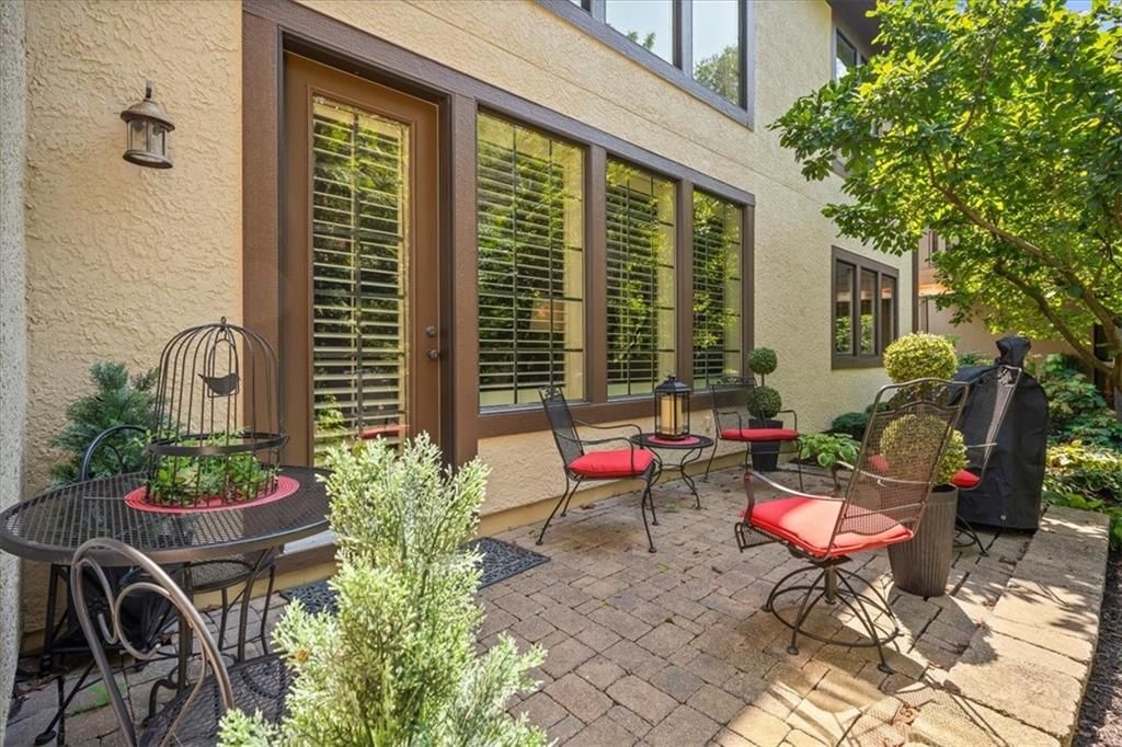 8604 N MARSH Avenue — photo 40