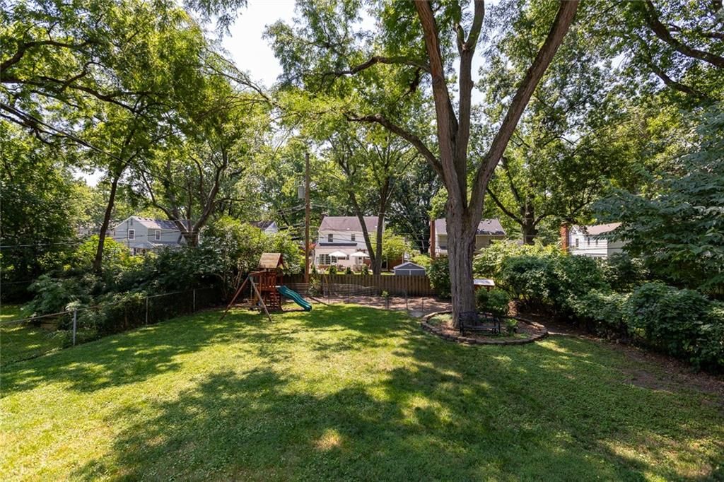 1117 W 76 Street — photo 29