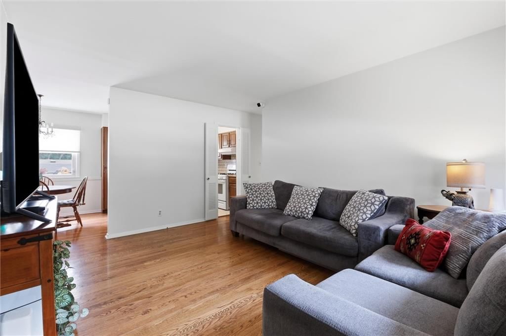 4009 S Spring Street — photo 6