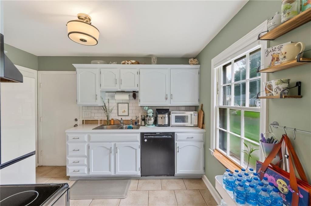 8326 Madison Avenue — photo 24