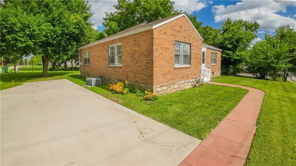 7021 Raytown Road — photo 37