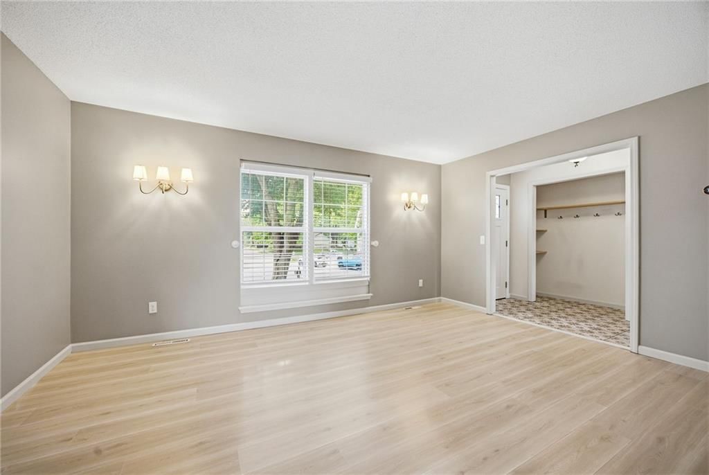 1300 S Apache Court — photo 8