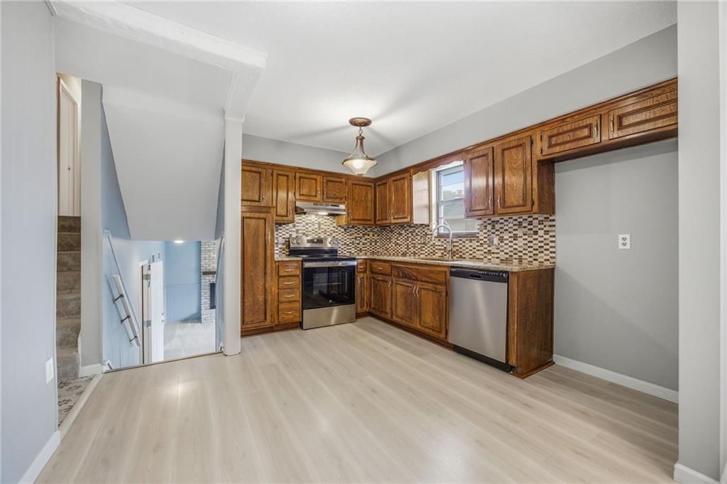 1300 S Apache Court — photo 10