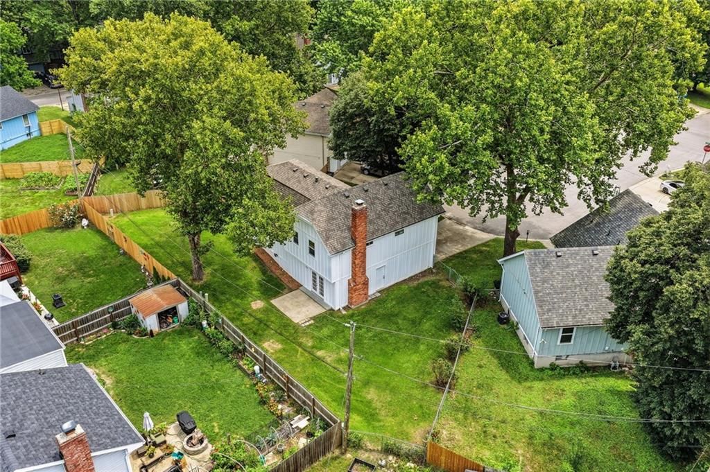 1300 S Apache Court — photo 40