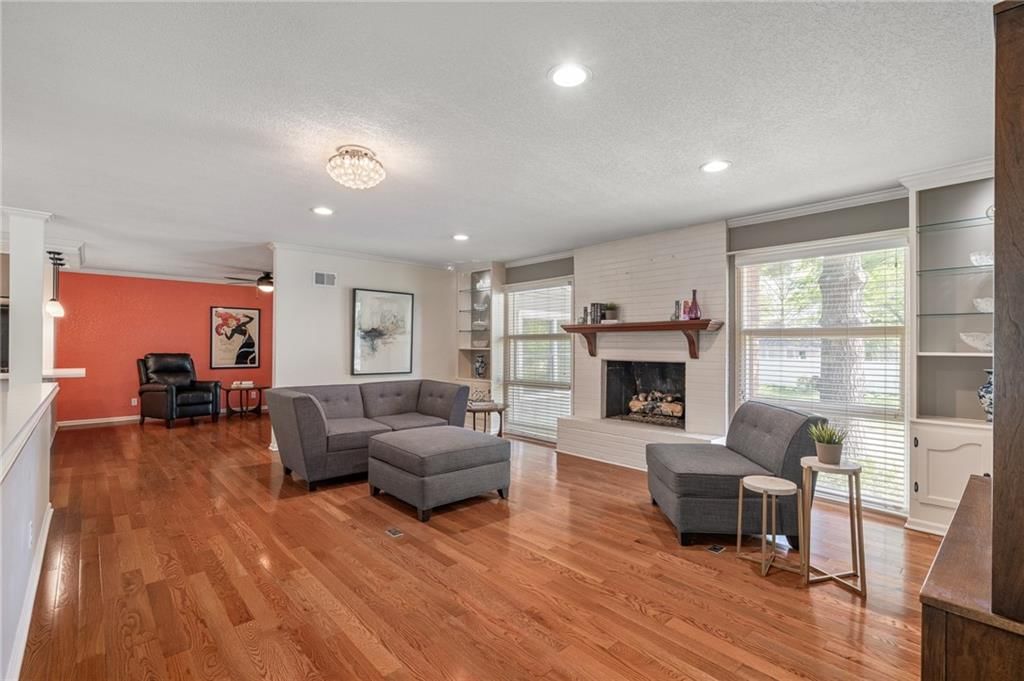 2105 W 97th Street — photo 9