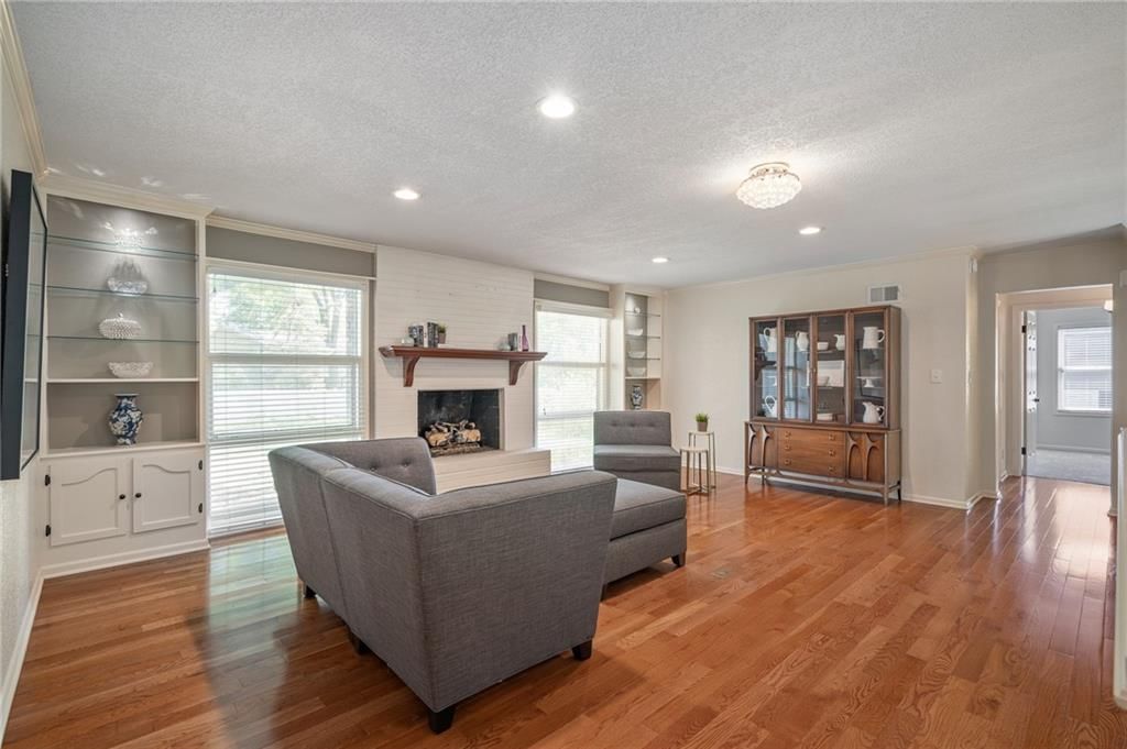 2105 W 97th Street — photo 10