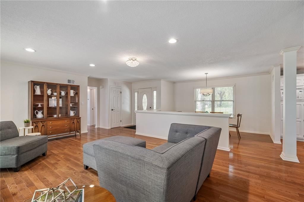 2105 W 97th Street — photo 12