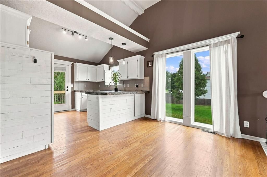 611 Timber Crest Court — photo 9