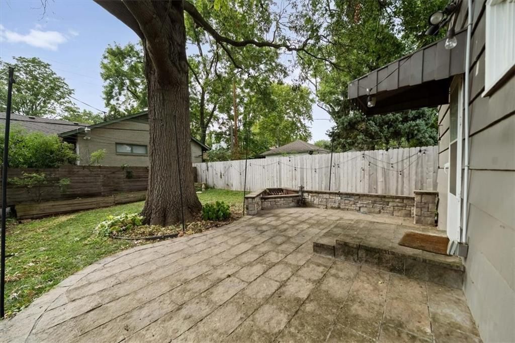 6152 Locust Street — photo 26