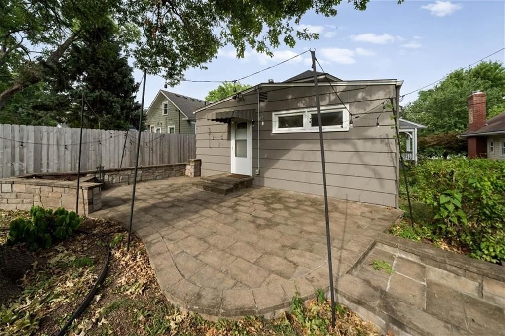 6152 Locust Street — photo 27