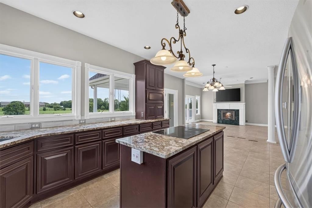 1328 E Walnut Street — photo 27