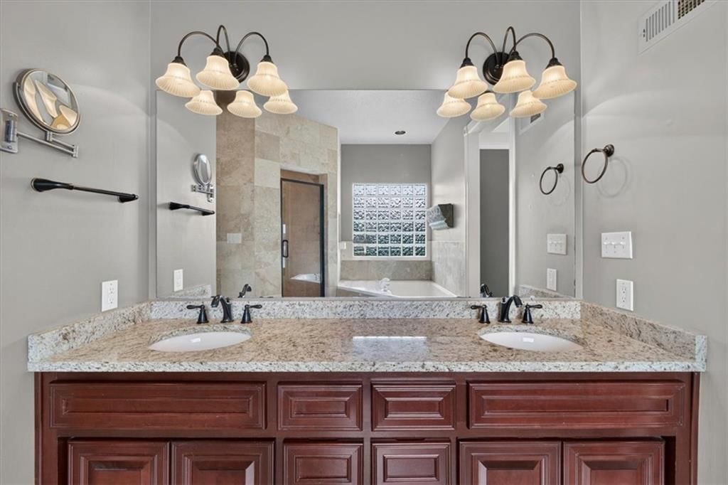 1328 E Walnut Street — photo 39