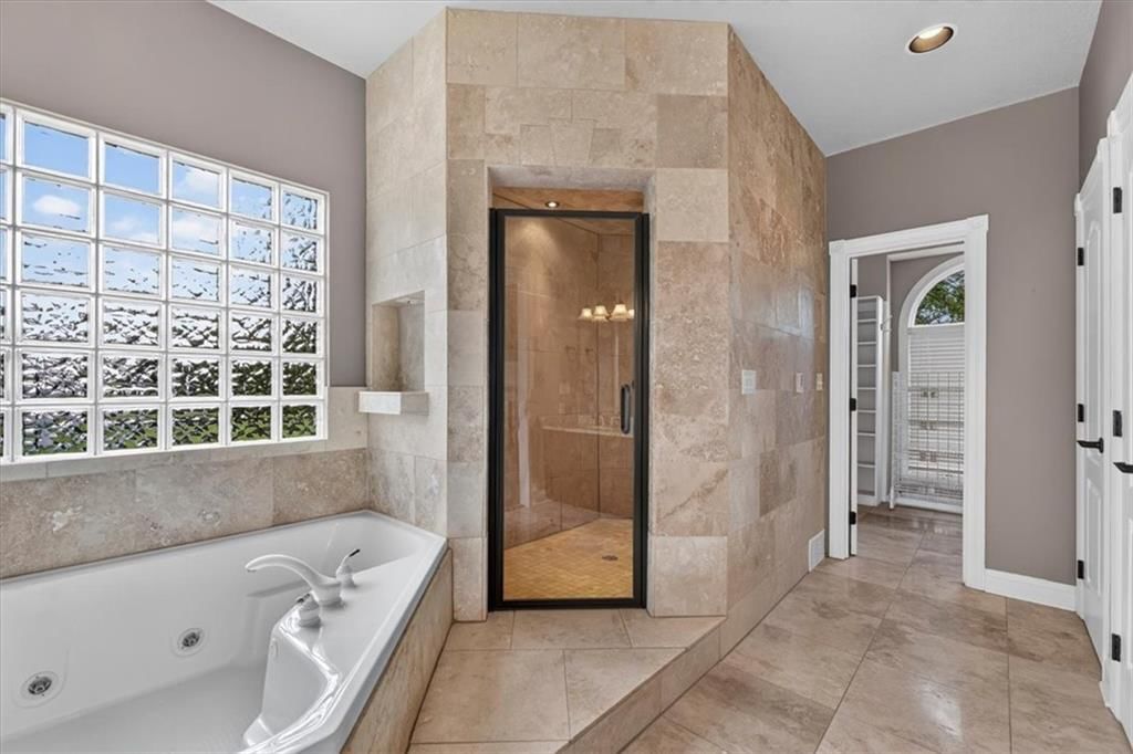 1328 E Walnut Street — photo 40