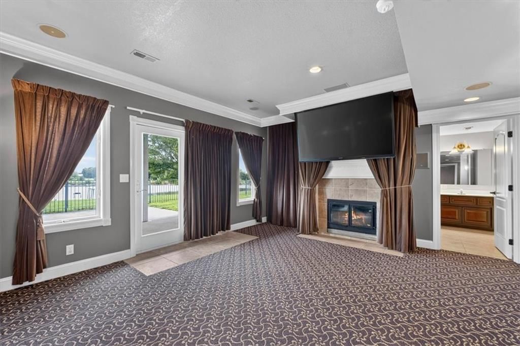 1328 E Walnut Street — photo 47
