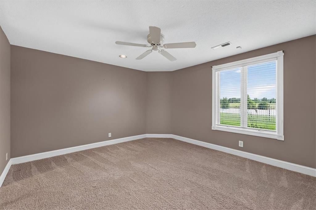 1328 E Walnut Street — photo 51