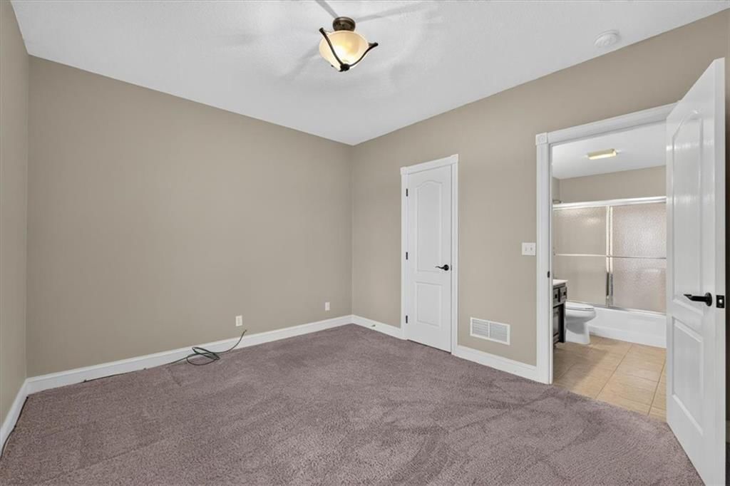 1328 E Walnut Street — photo 57