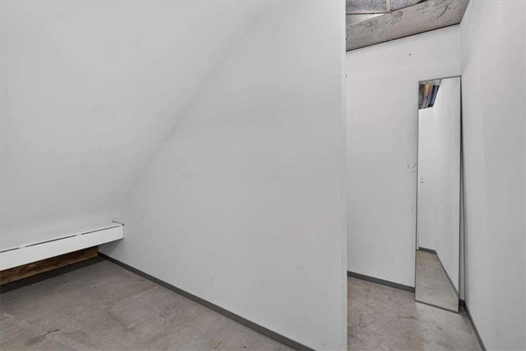 1328 E Walnut Street — photo 61