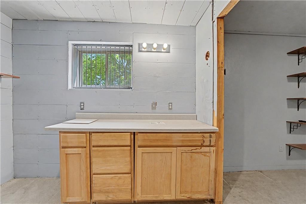 1328 E Walnut Street — photo 75