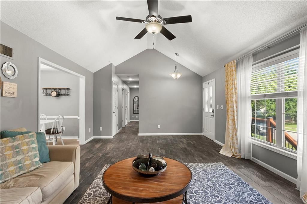 2417 NE Bridgeport Drive — photo 5