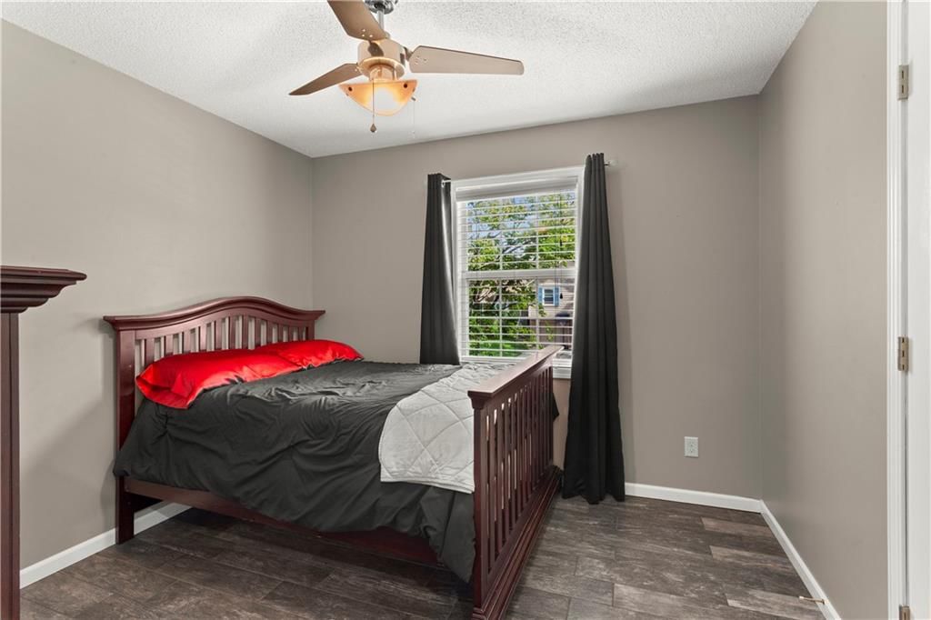 2417 NE Bridgeport Drive — photo 11