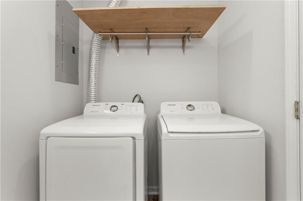 2417 NE Bridgeport Drive — photo 13