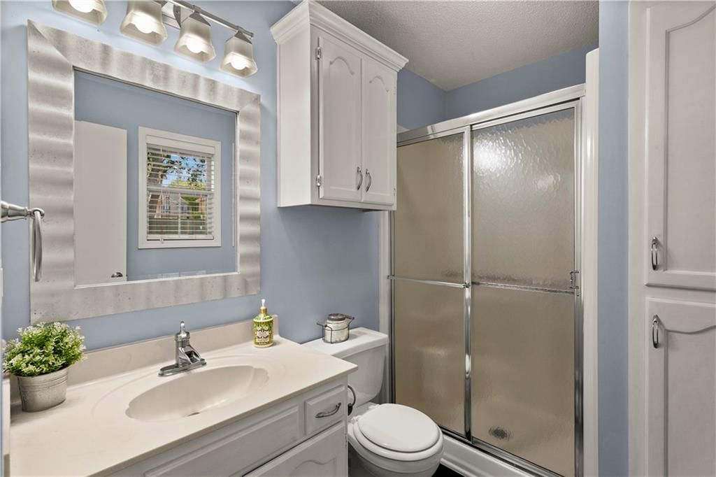 2417 NE Bridgeport Drive — photo 17