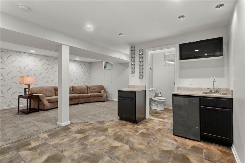 2417 NE Bridgeport Drive — photo 19