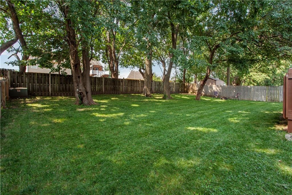 2417 NE Bridgeport Drive — photo 24