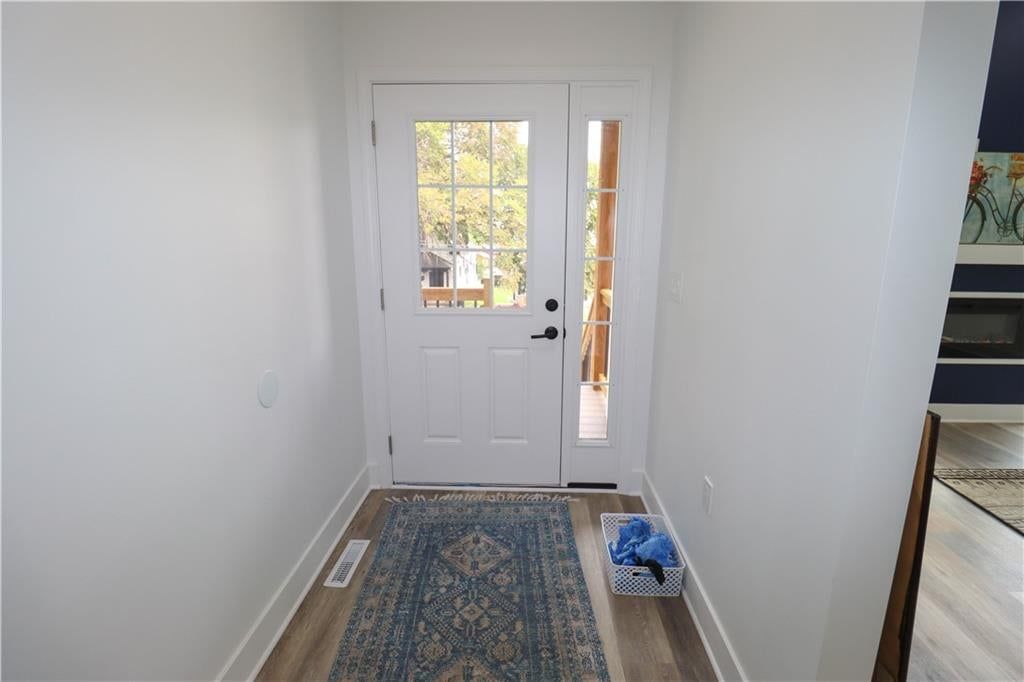 1045 Ann Avenue — photo 6