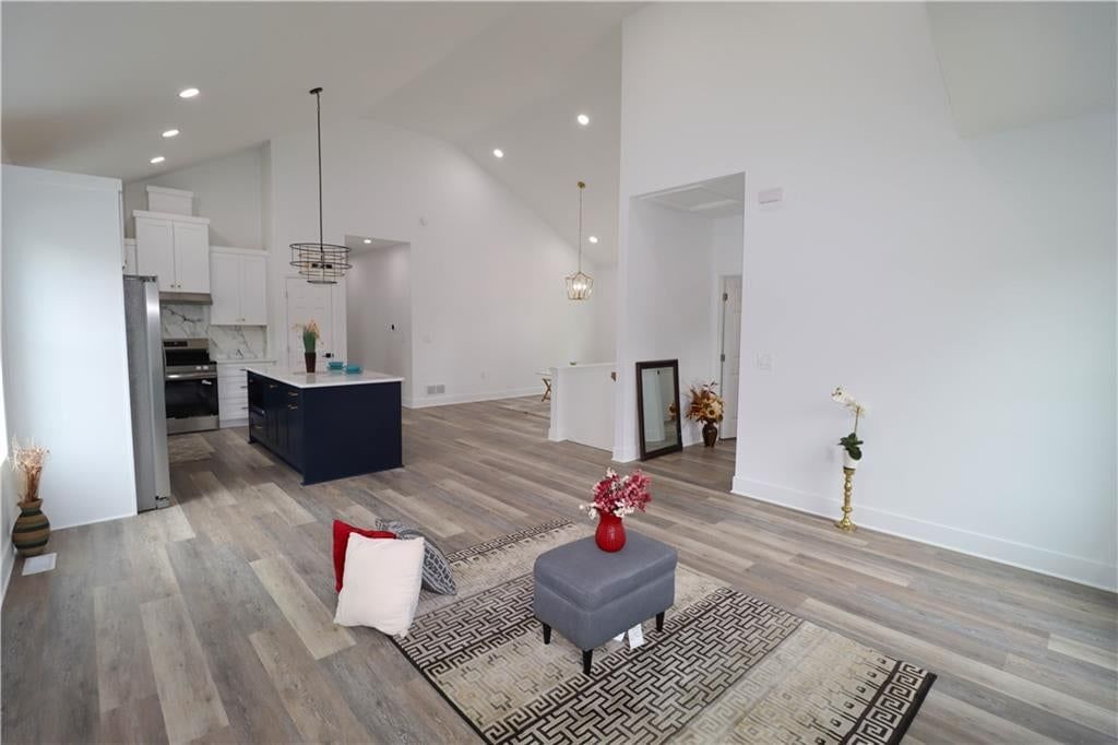 1045 Ann Avenue — photo 9