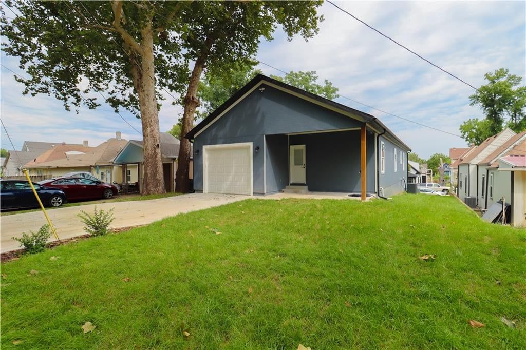 1045 Ann Avenue — photo 41