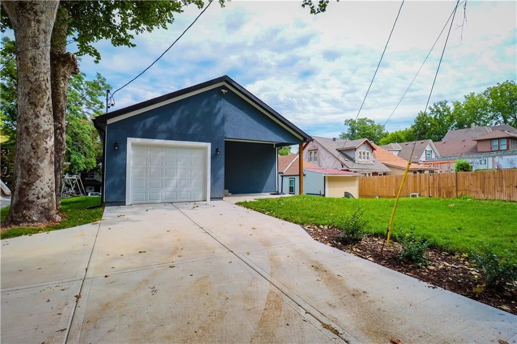 1045 Ann Avenue — photo 42