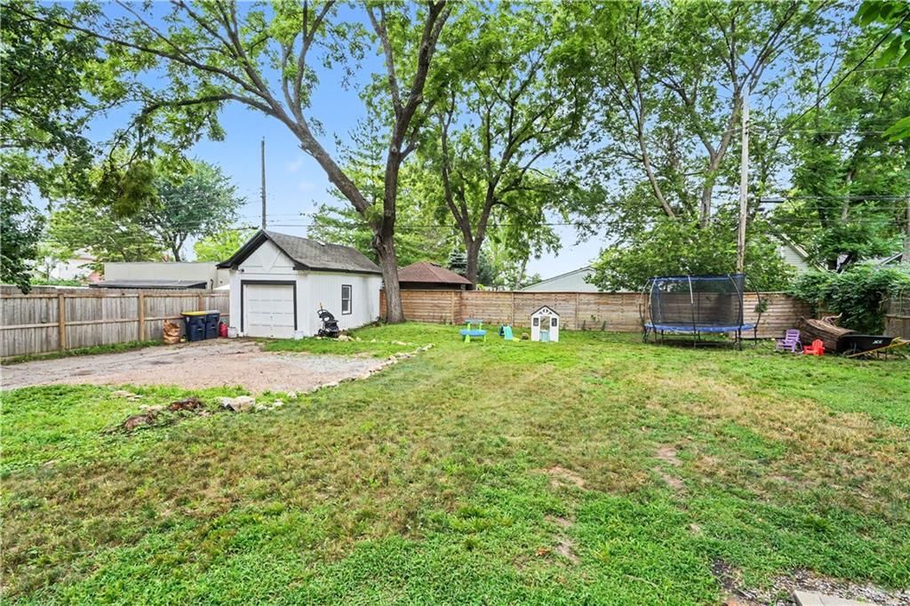 3630 Bell Street — photo 37