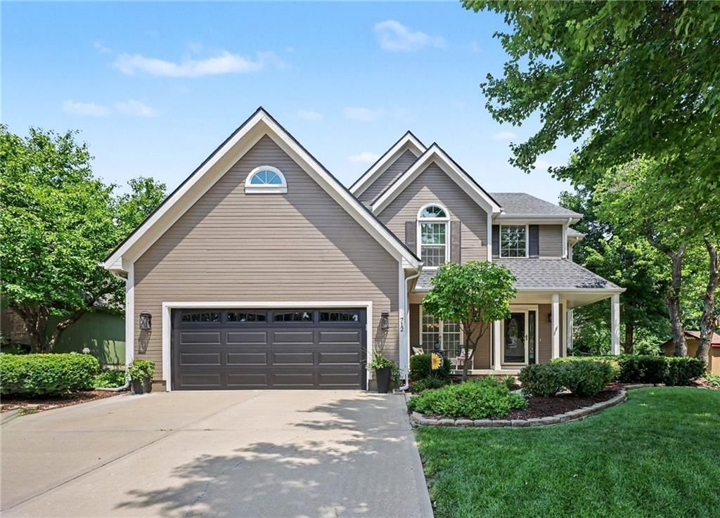 712 Cottonwood Drive — photo 1