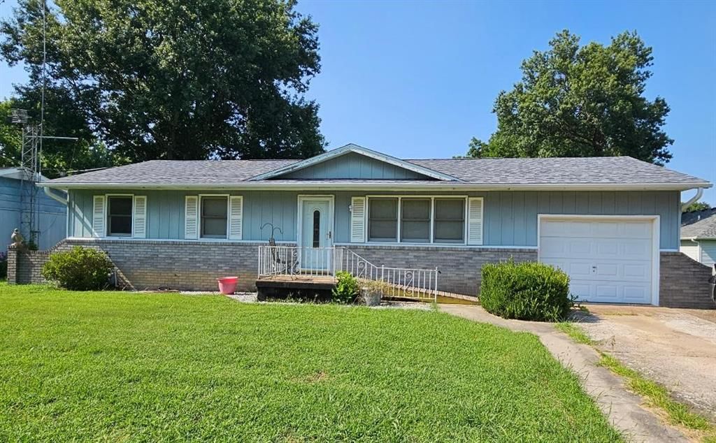 708 E Orange Street — photo 1