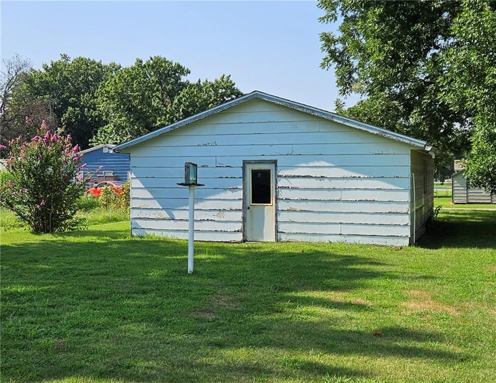 708 E Orange Street — photo 11